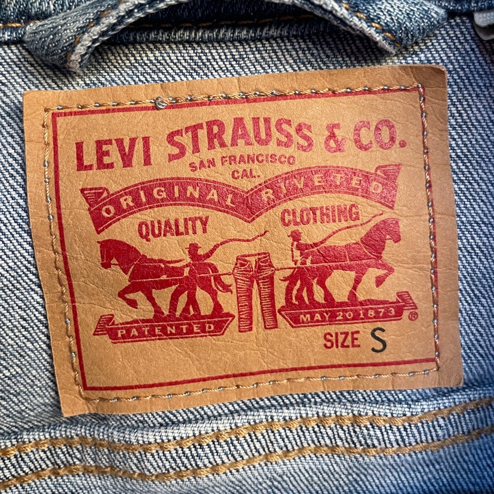 Levi's Women's Classic 90s Trucker Jean Jacket - Light Blue - Picture 3 of 4